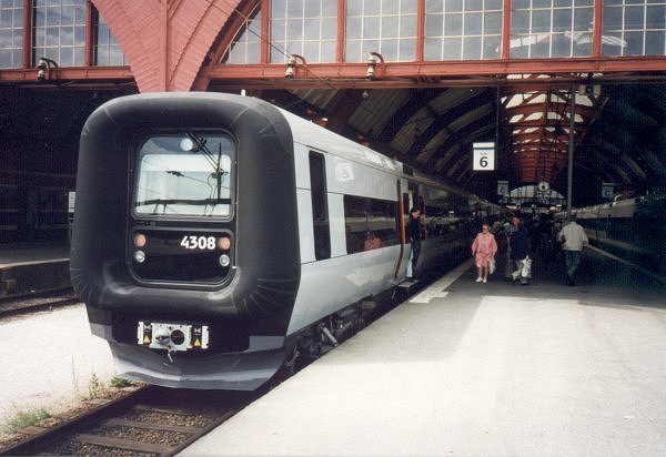 DSB ET 4308 - SJ X31K 4307, Malmö Centralstation, 2000-07-04. Photo Tommy Rolf Nielsen Martens