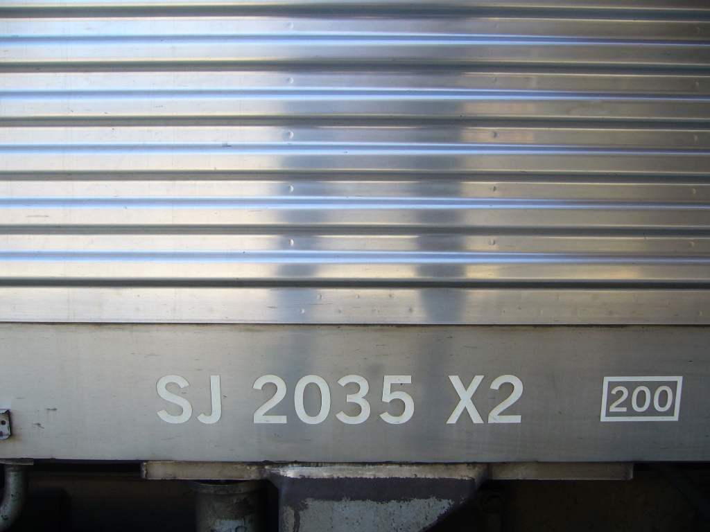 SJ X2 2035 i Stockholm den 12.-07.-2011. Photo Tommy Rolf Nielsen Martens ©