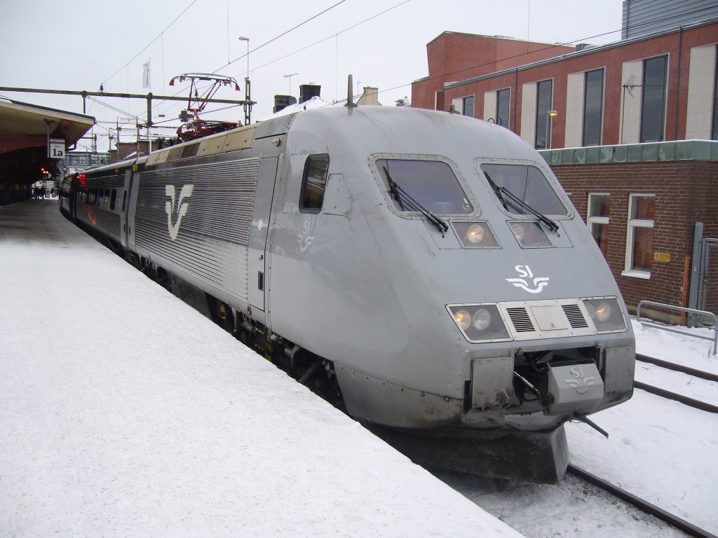 SJ X2K 2039 i Hässleholm den 27.-11.-2010
